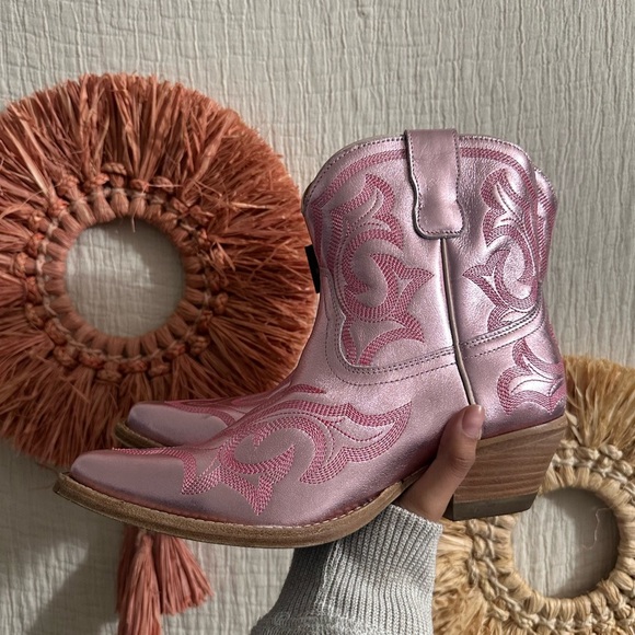 Buck and Brana NEW Regina Ballet Boot SZ 8.5B - Picture 2 of 6